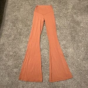 Arie crossover flare leggings